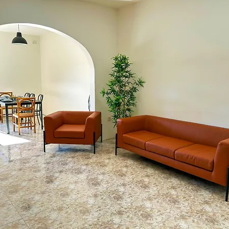 Urban Comfort 4 Bedroom Flat Apartmán *