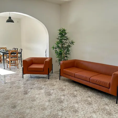 Urban Comfort 4 Bedroom Flat Apartmán *
