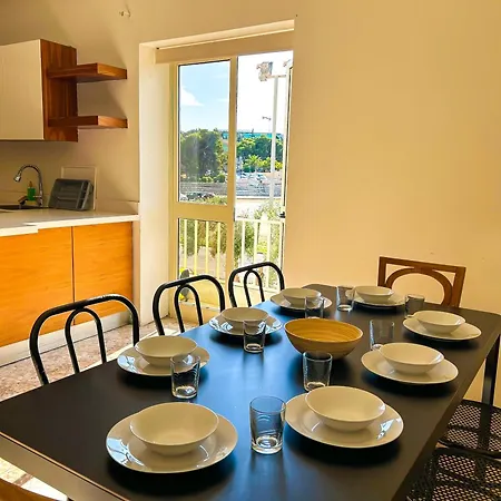 Urban Comfort 4 Bedroom Flat *