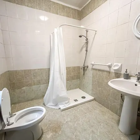 Apartment Urban Comfort 4 Bedroom Flat *