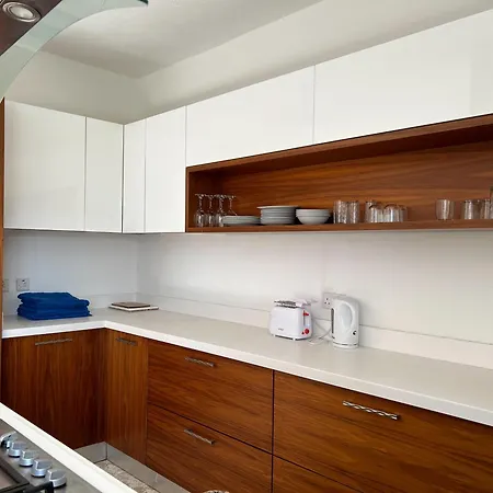 Urban Comfort 4 Bedroom Flat דירה Gzira